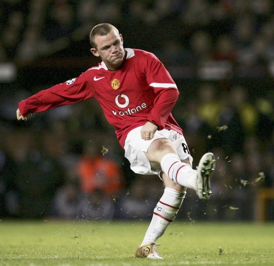 望无大碍!八村垒防守被里德打到面部痛苦倒地 随后返回更衣室接受治疗